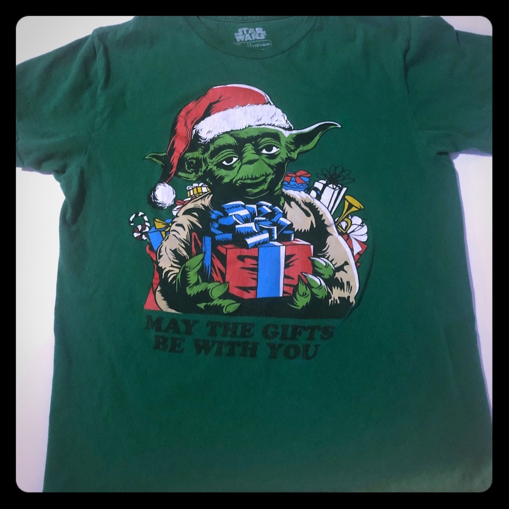 Star Wars Christmas tee shirt size large yoda
